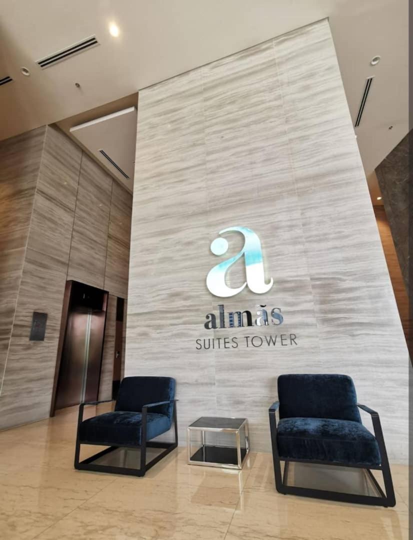 Almas Suites Poolview Netflix 100Mbps Bystay Nusajaya  Exterior foto